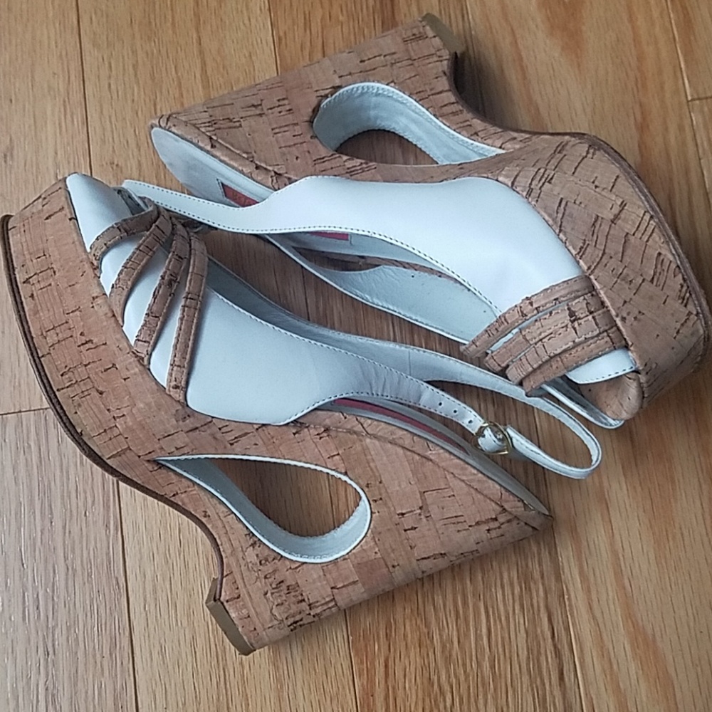 Bestsy Johnson White Sling Back Wedges